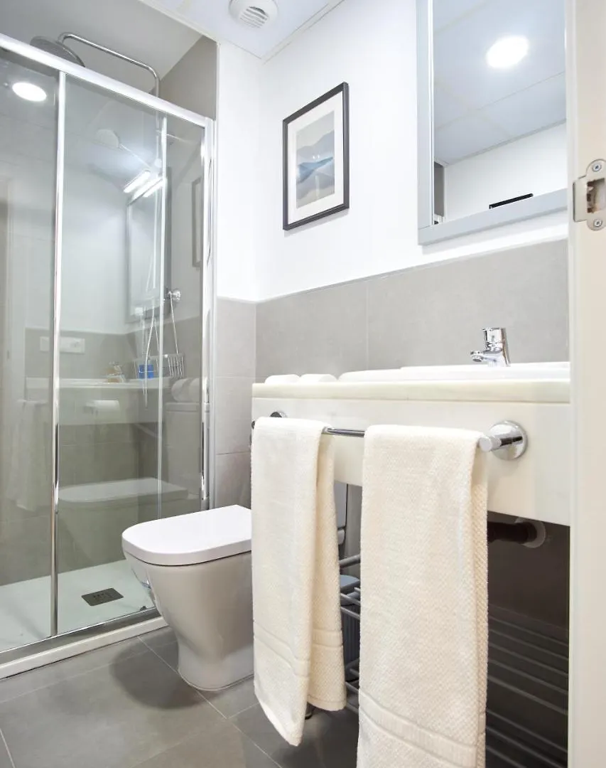 Los Remedios Oasis Suites Seville