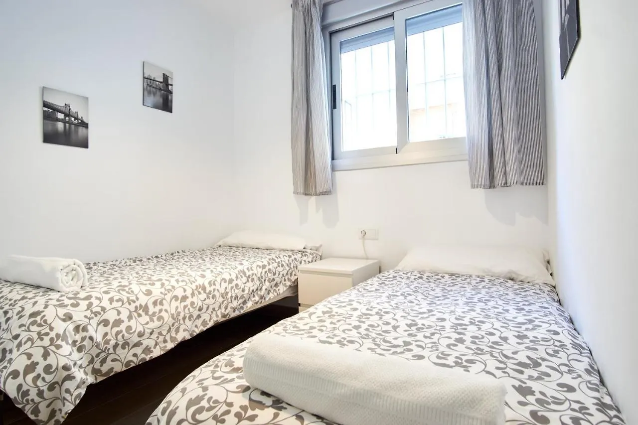 Los Remedios Oasis Suites Seville 0*,